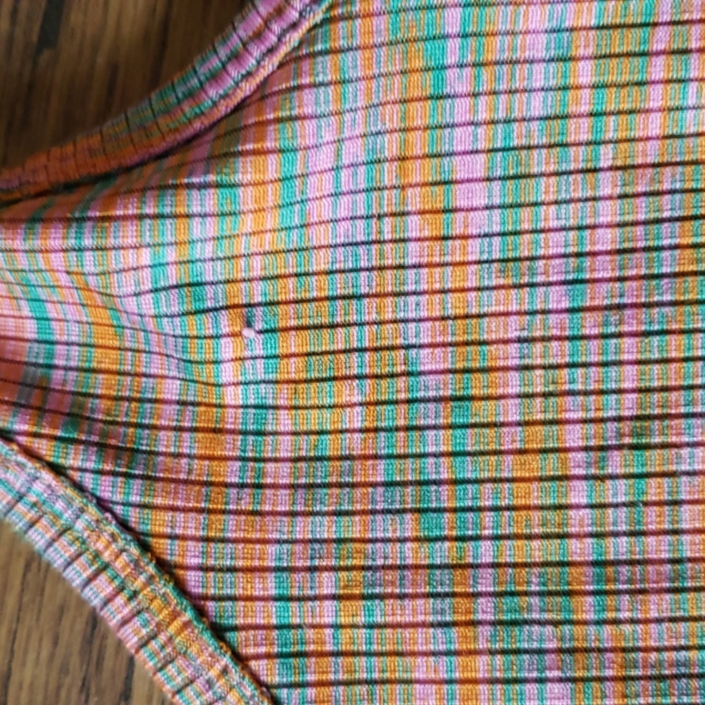 euc cropped halter top - Picture 2 of 4